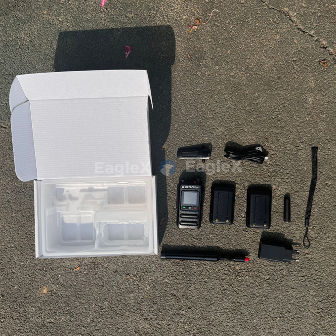 1.5-2KM El FPV Drone dedektörü 800 ̇1500MHz、2400 ̇2485MHz、5725 ̇5850MHz 3