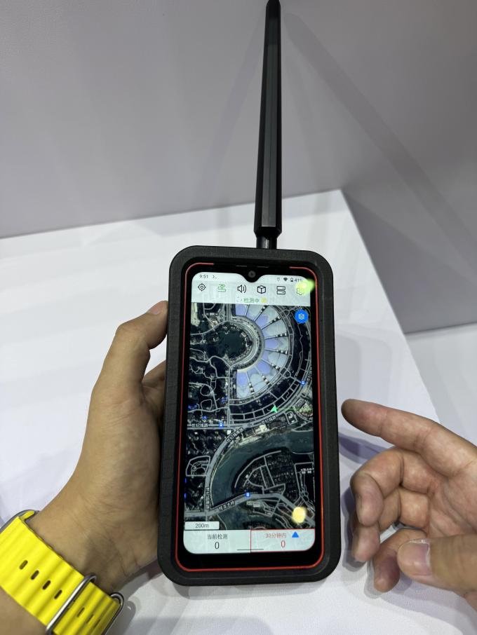 900MHz 2.4GHz 5.8GHz 3000Mhz El Drone Detektörü 3KM Deteksi 0